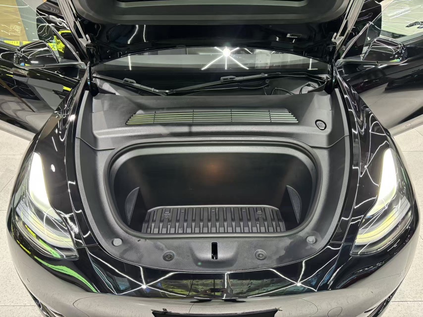 Tesla Model 3 2023 car image #16