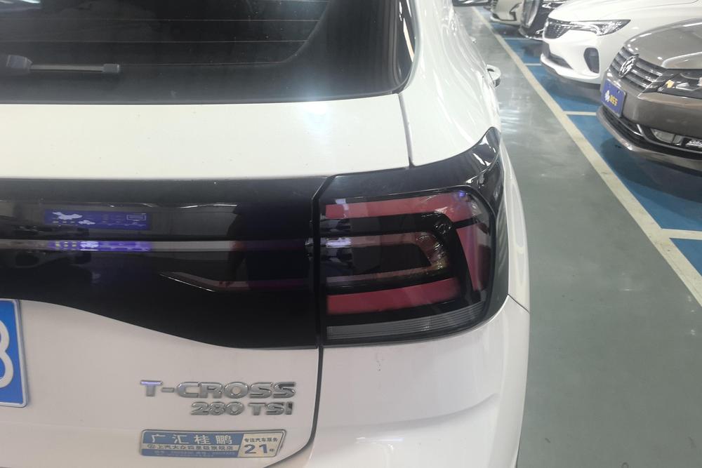 Volkswagen T-Cross 2021 car image #6