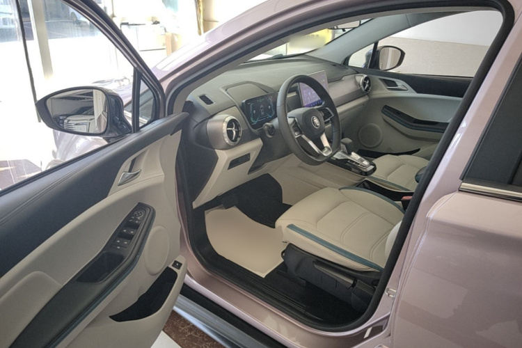 BYD Yuan Pro 2023 car image #16
