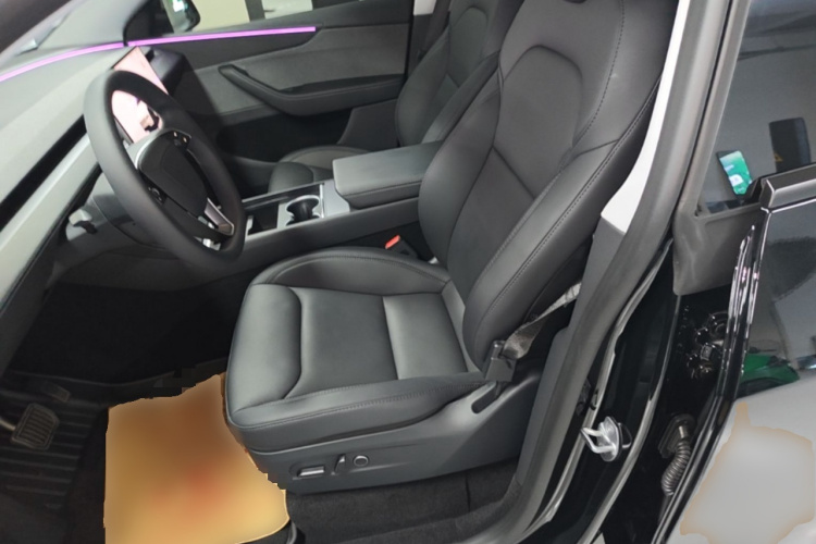Tesla Model Y 2025 #19 Tesla Model Y 2025 car image #19