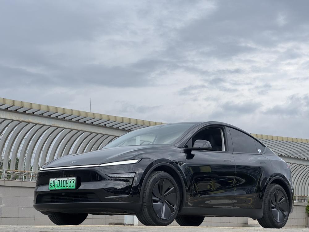 Tesla Model Y 2025 #21 Tesla Model Y 2025 immagine di auto #21