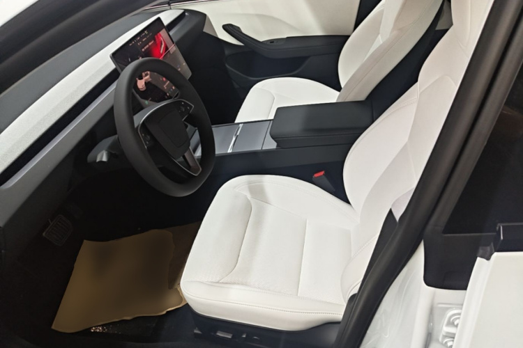 Tesla Model 3 2026 car image #19