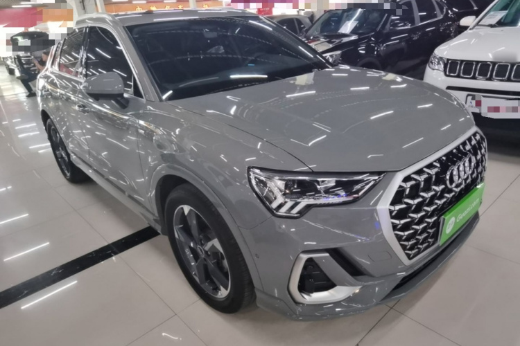 Audi Q3 2024 car image #6