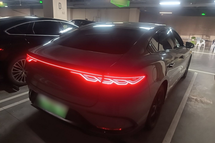 BYD Han 2024 immagine di auto #7