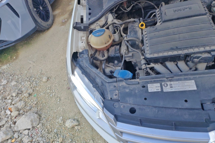 Volkswagen Santana 2016 car image #8