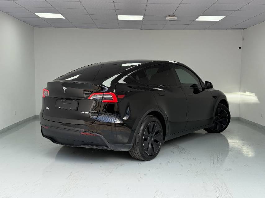 Tesla Model Y 2023 #7 Tesla Model Y 2023 car image #7