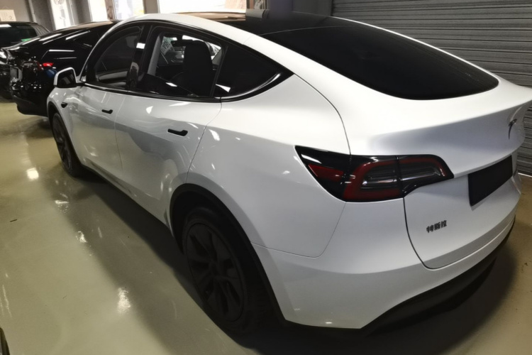 Tesla Model Y 2024 car image #5
