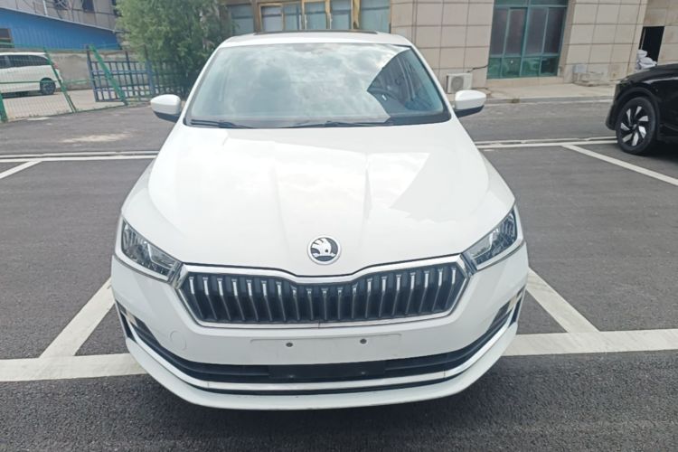 Skoda Rapid 2021 car image #3