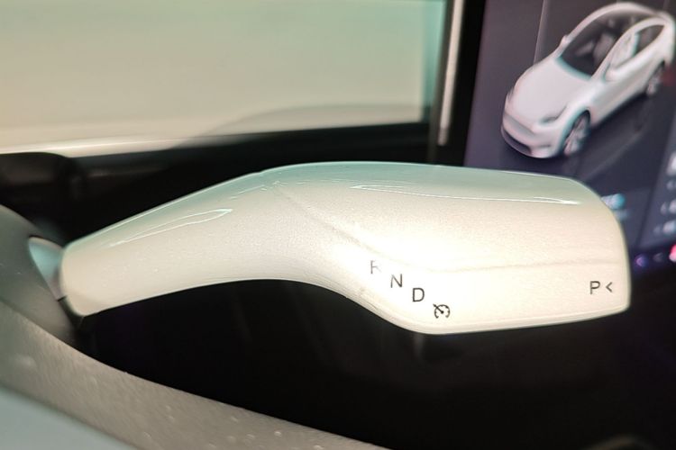 Tesla Model Y 2023 #14 Tesla Model Y 2023 car image #14
