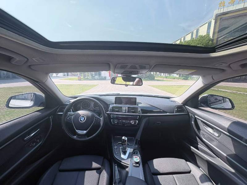 BMW 3 Series 2018 #7 BMW 3 Series 2018 car image #7