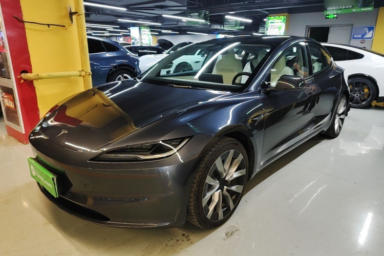 Tesla Model 3 2023 #2 Tesla Model 3 2023 صورة سيارة #2