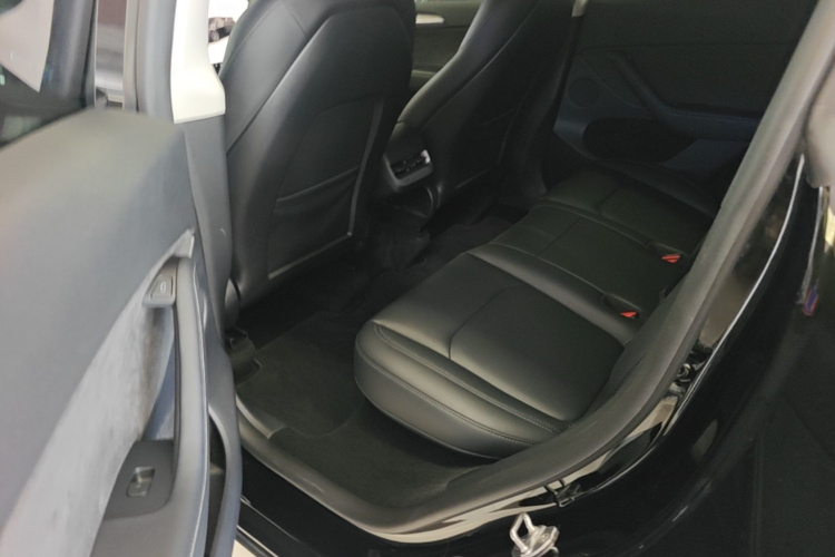 Tesla Model Y 2023 #17 Tesla Model Y 2023 car image #17