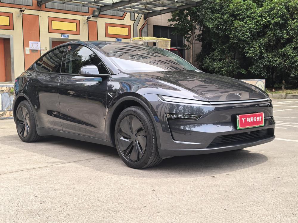 Tesla Model Y 2025 #3 Tesla Model Y 2025 car image #3