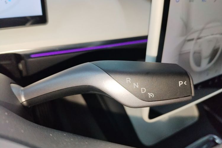 Tesla Model Y 2022 #14 Tesla Model Y 2022 car image #14