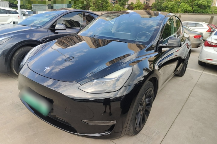 Tesla Model Y 2022 car image #2
