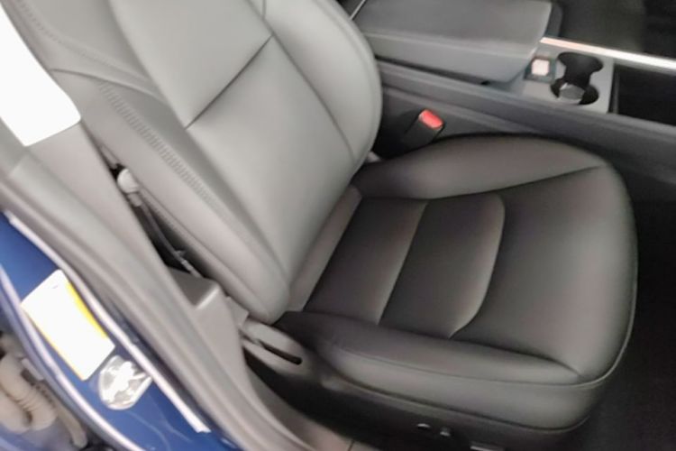 Tesla Model 3 2021 car image #24