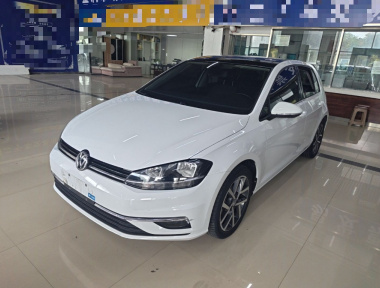 Volkswagen Golf 2020 Volkswagen Golf 2020 صورة سيارة