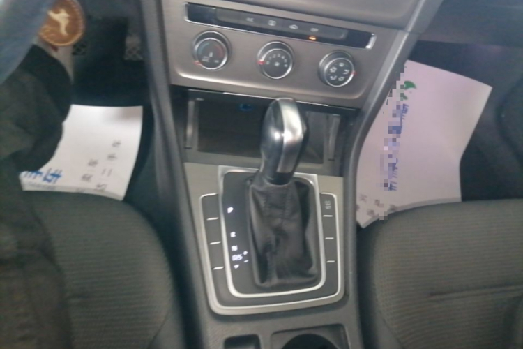 Volkswagen Golf 2014 car image #14