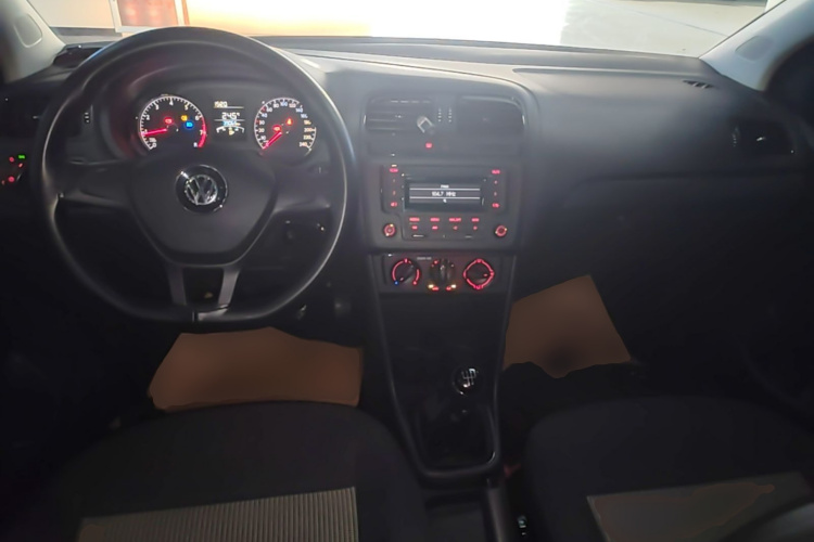 Volkswagen Polo 2017 car image #10