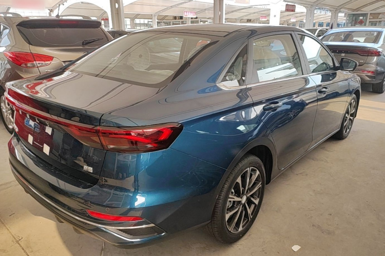 GEELY Emgrand 2026 car image #7