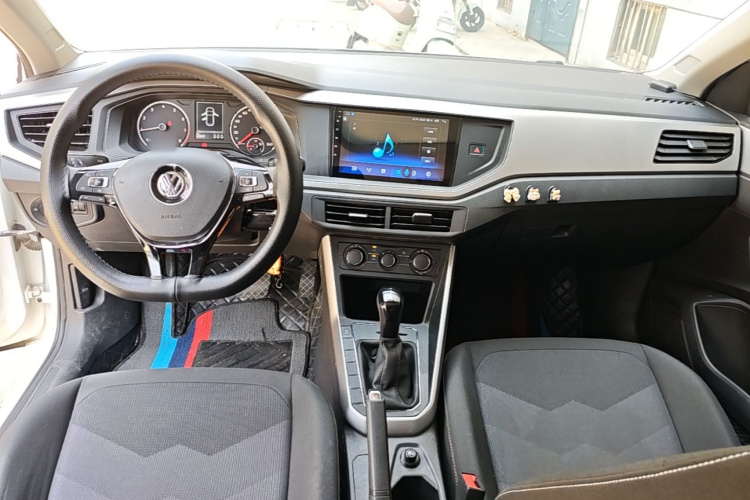 Volkswagen Polo 2020 car image #11