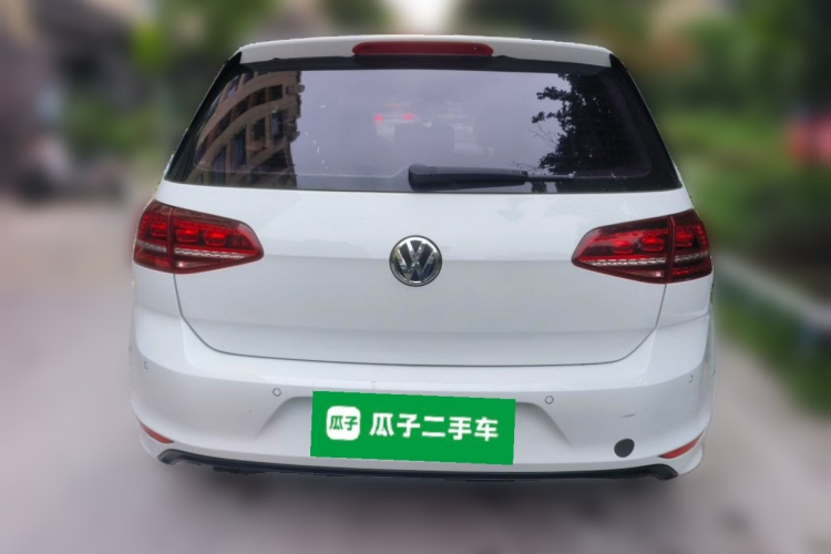 Volkswagen Golf 2018 car image #6