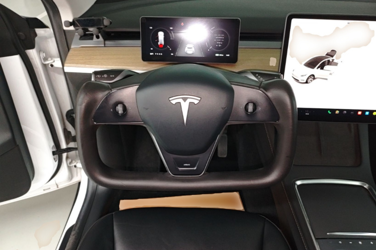 Tesla Model Y 2023 #11 Tesla Model Y 2023 car image #11