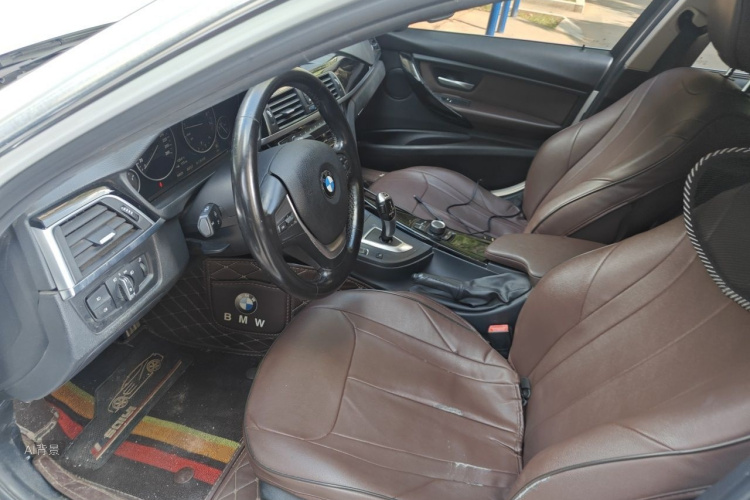 BMW 3 Series 2018 car image #17
