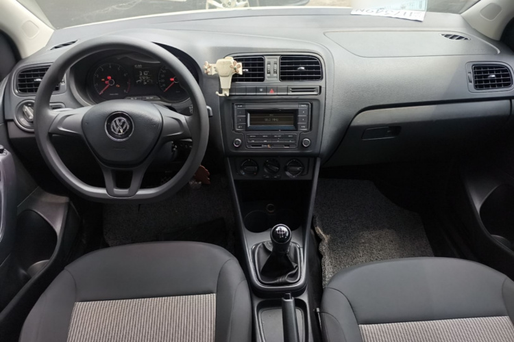 Volkswagen Polo 2015 #10 Volkswagen Polo 2015 car image #10