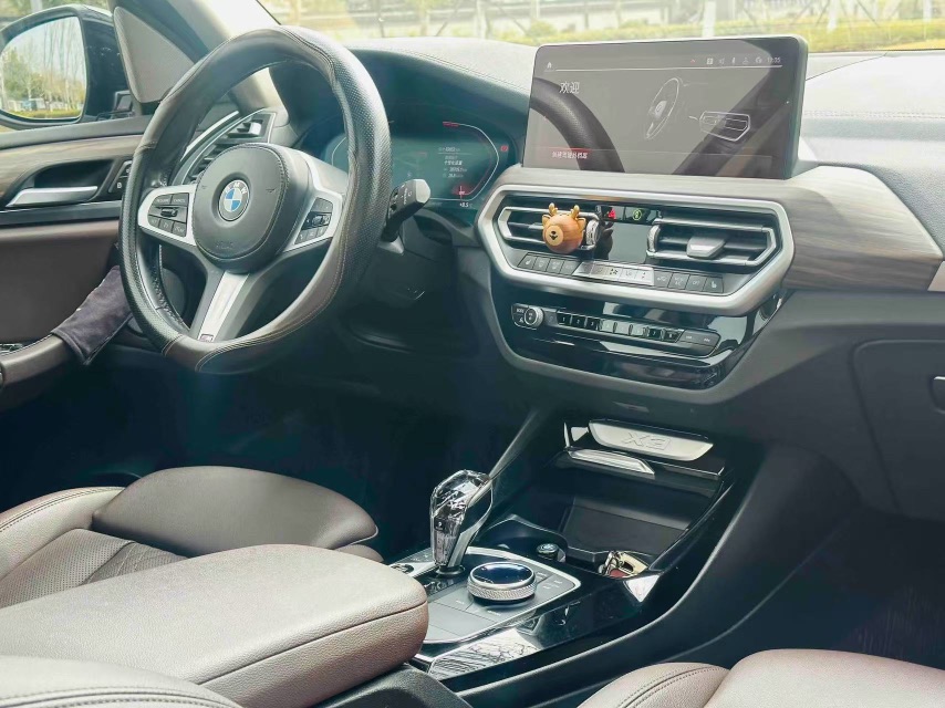 BMW X3 2022 car image #9