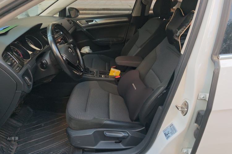 Volkswagen Golf 2019 car image #17