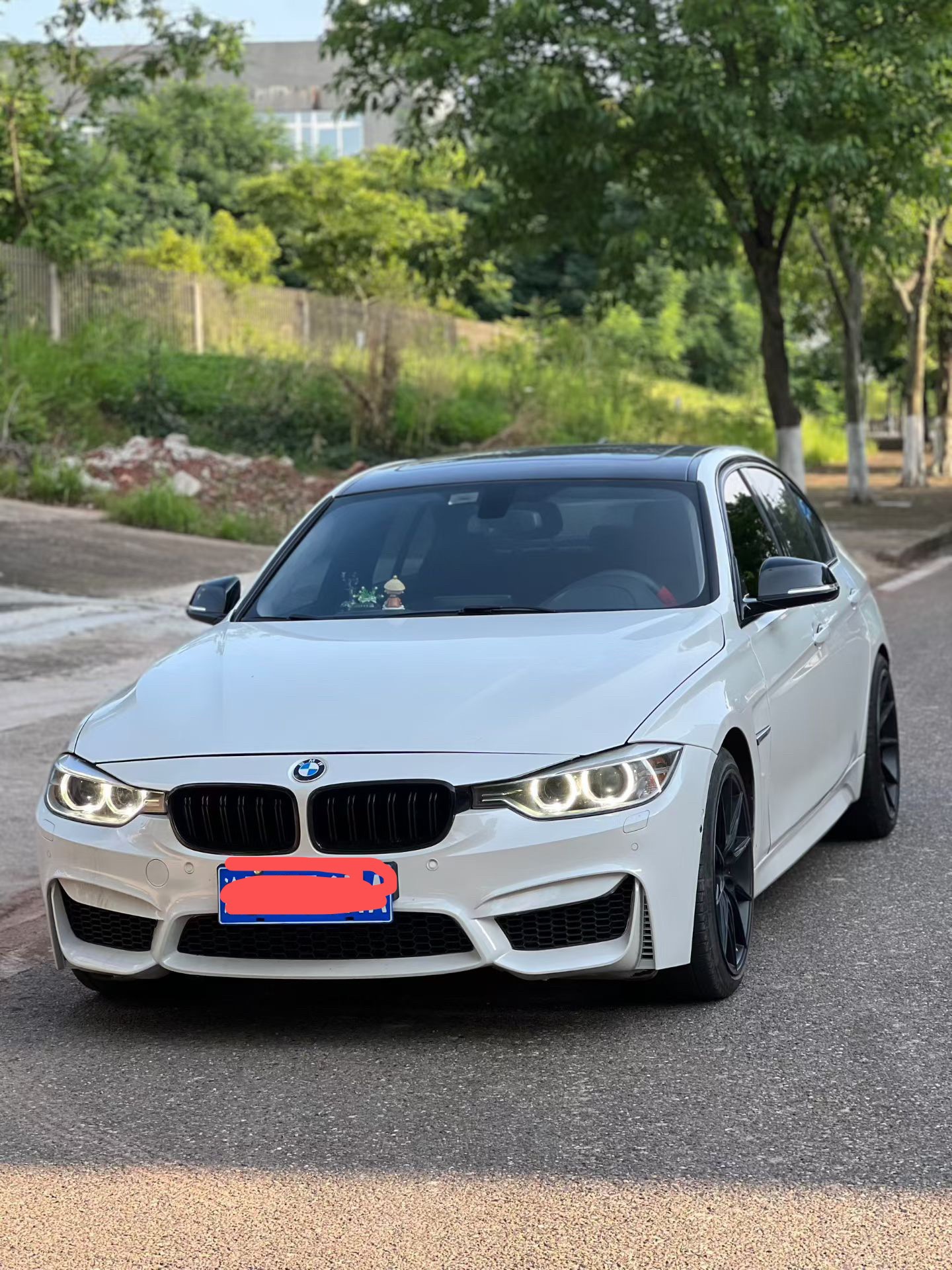 BMW 3 Series 2018 car image 
