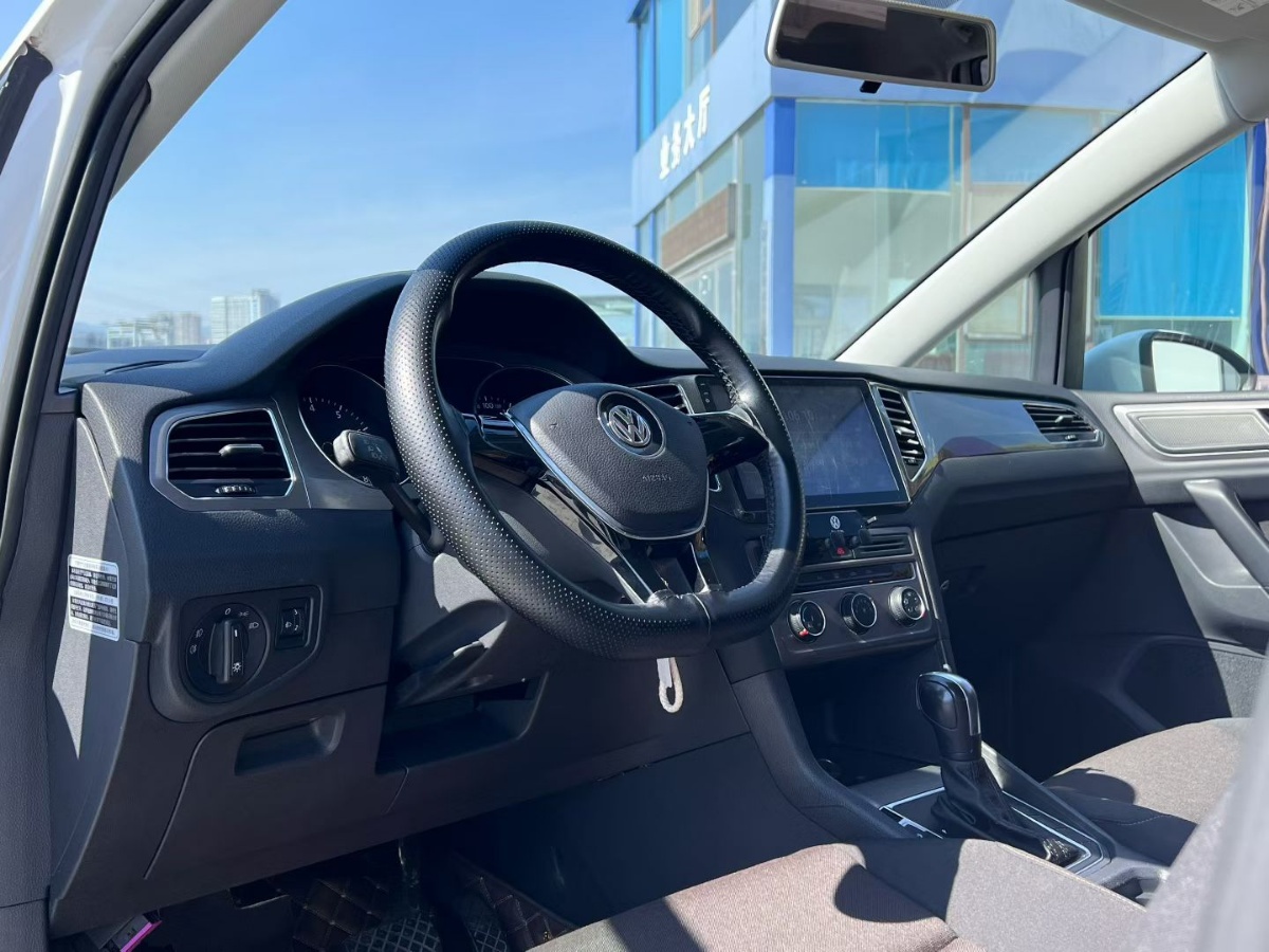 Volkswagen Golf Sportsvan 2017 #3 Volkswagen Golf Sportsvan 2017 car image #3