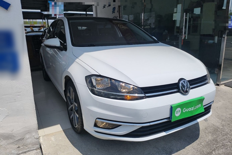Volkswagen Golf 2020 car image #4
