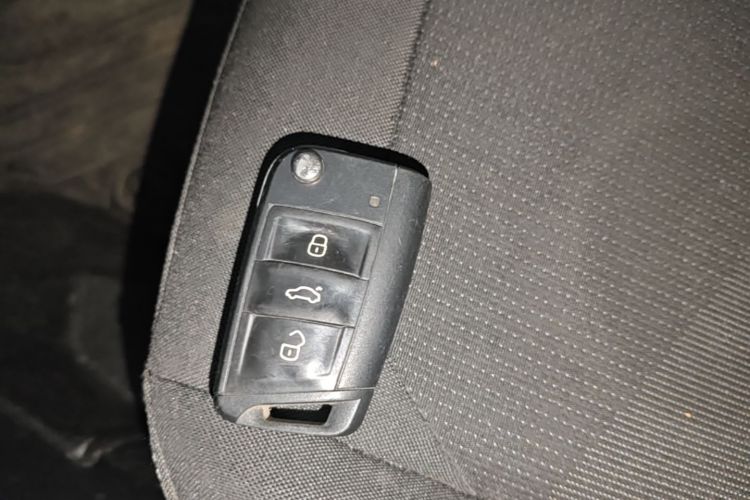 Volkswagen Polo 2023 car image #9