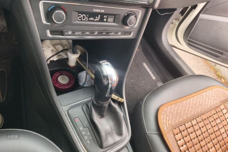 Volkswagen Santana 2016 car image #16