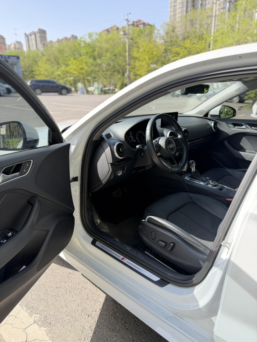 Audi A3 2018 car image #4