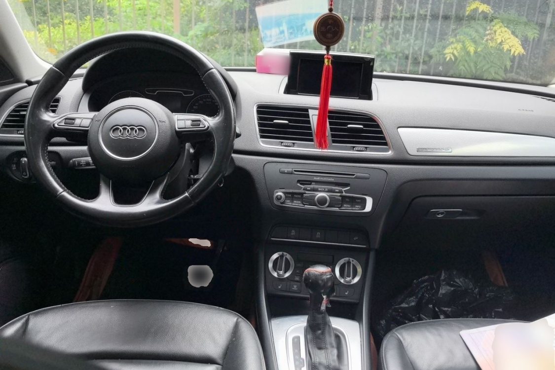 Audi Q3 2013 car image #23