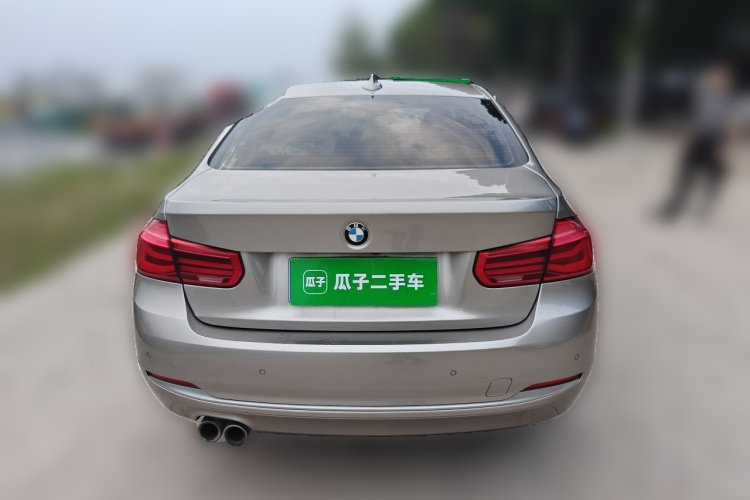 BMW 3 Series 2018 car image #6