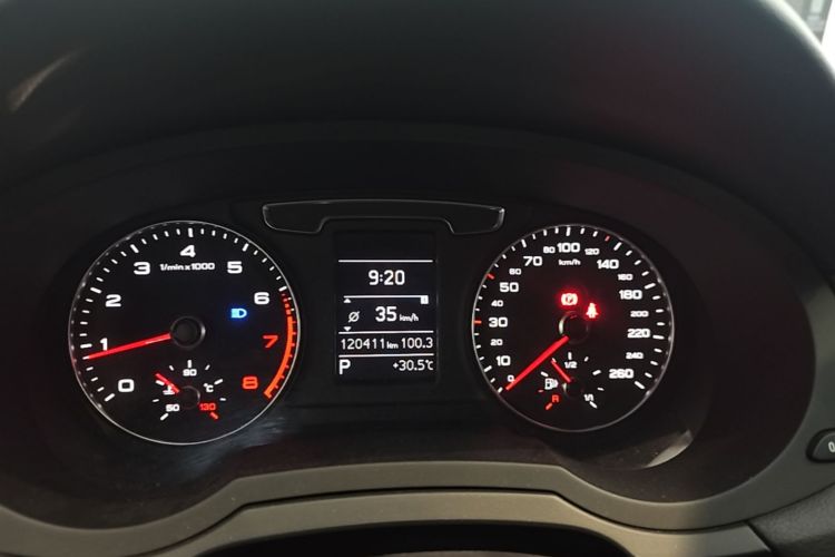 Audi Q3 2019 #12 Audi Q3 2019 car image #12