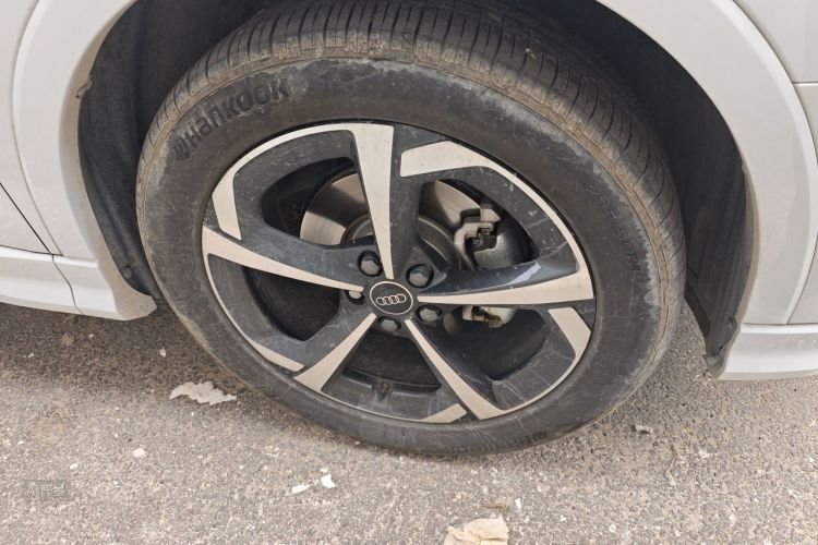 Audi Q3 2025 immagine di auto #9