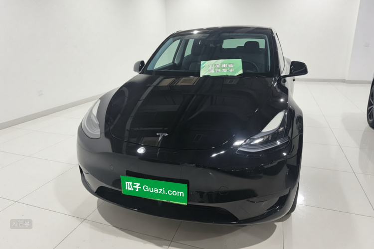 Tesla Model Y 2023 car image #3