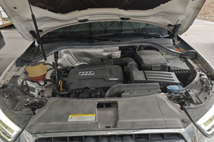 Audi Q3 2019 car image #22