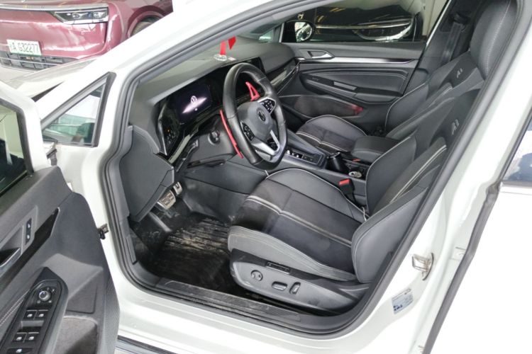 Volkswagen Golf 2022 car image #16