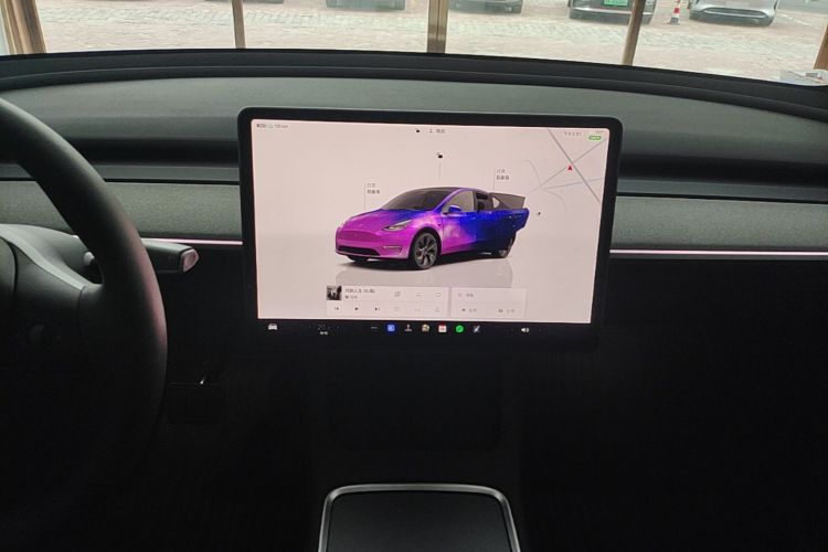 Tesla Model Y 2024 #13 Tesla Model Y 2024 car image #13