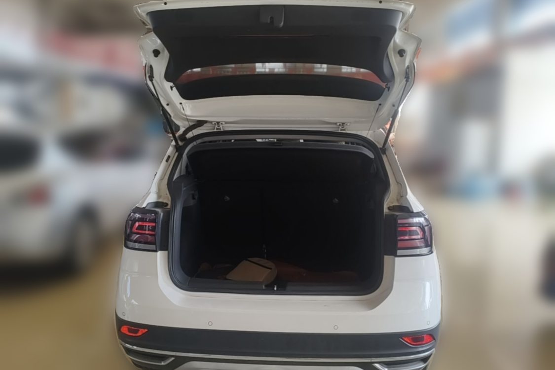 Volkswagen T-Cross 2019 #10 Volkswagen T-Cross 2019 car image #10