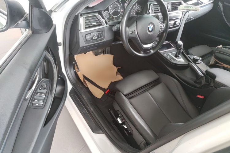 BMW 3 Series 2018 #16 BMW 3 Series 2018 car image #16