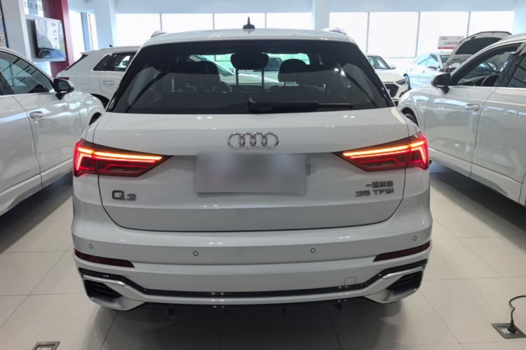Audi Q3 2024 #6 Audi Q3 2024 car image #6