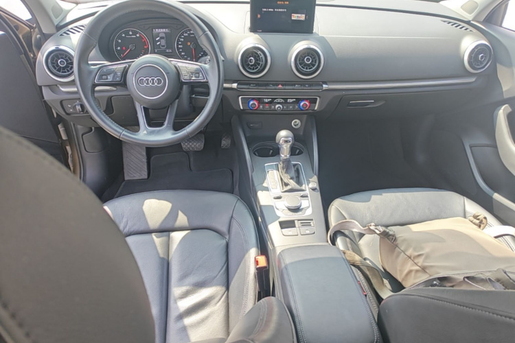 Audi A3 2018 car image #10