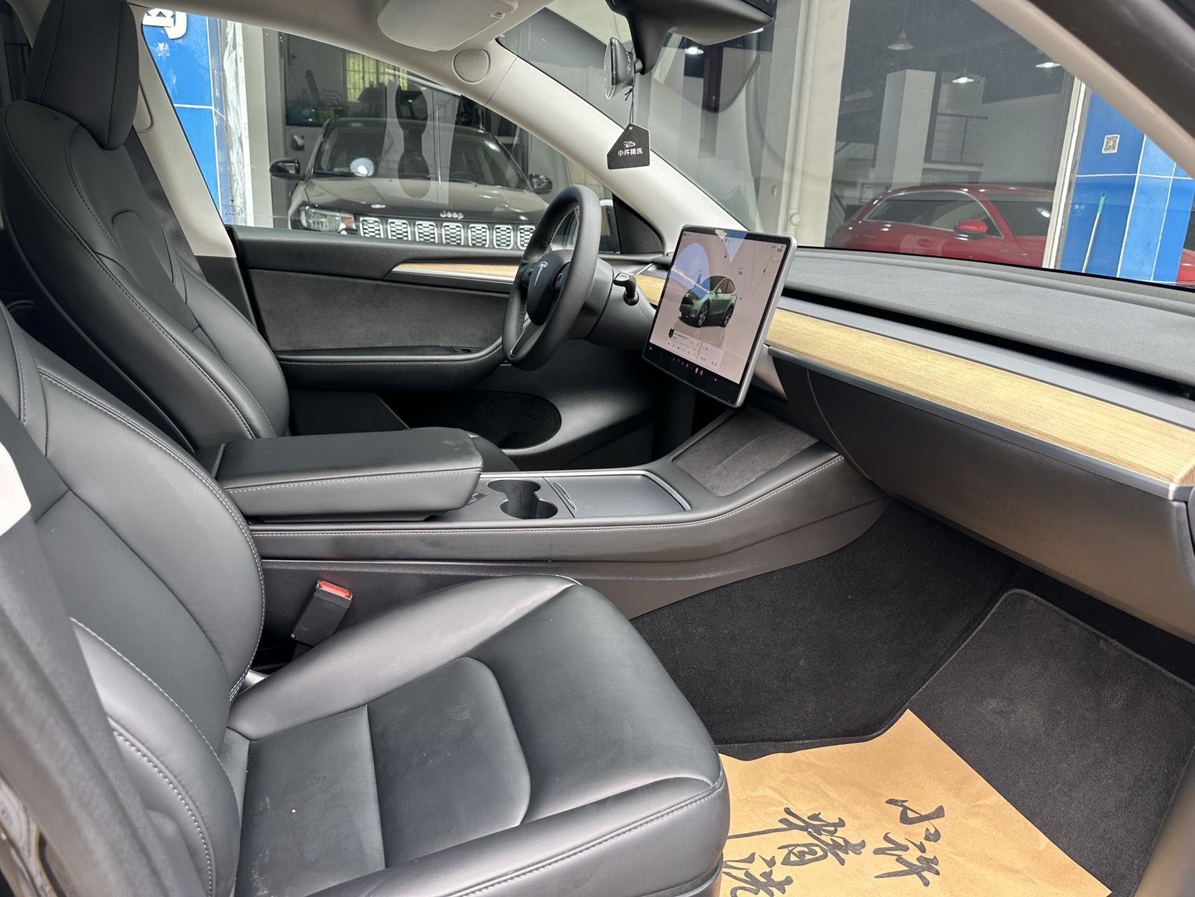 Tesla Model Y 2023 #9 Tesla Model Y 2023 car image #9